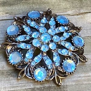 Vintage Blue Sapphire Style Brooch!